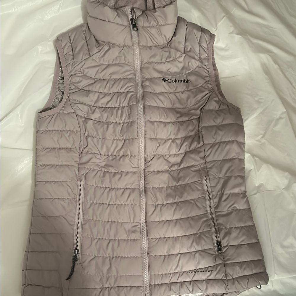 Columbia Women's Light Gray Puffer Vest